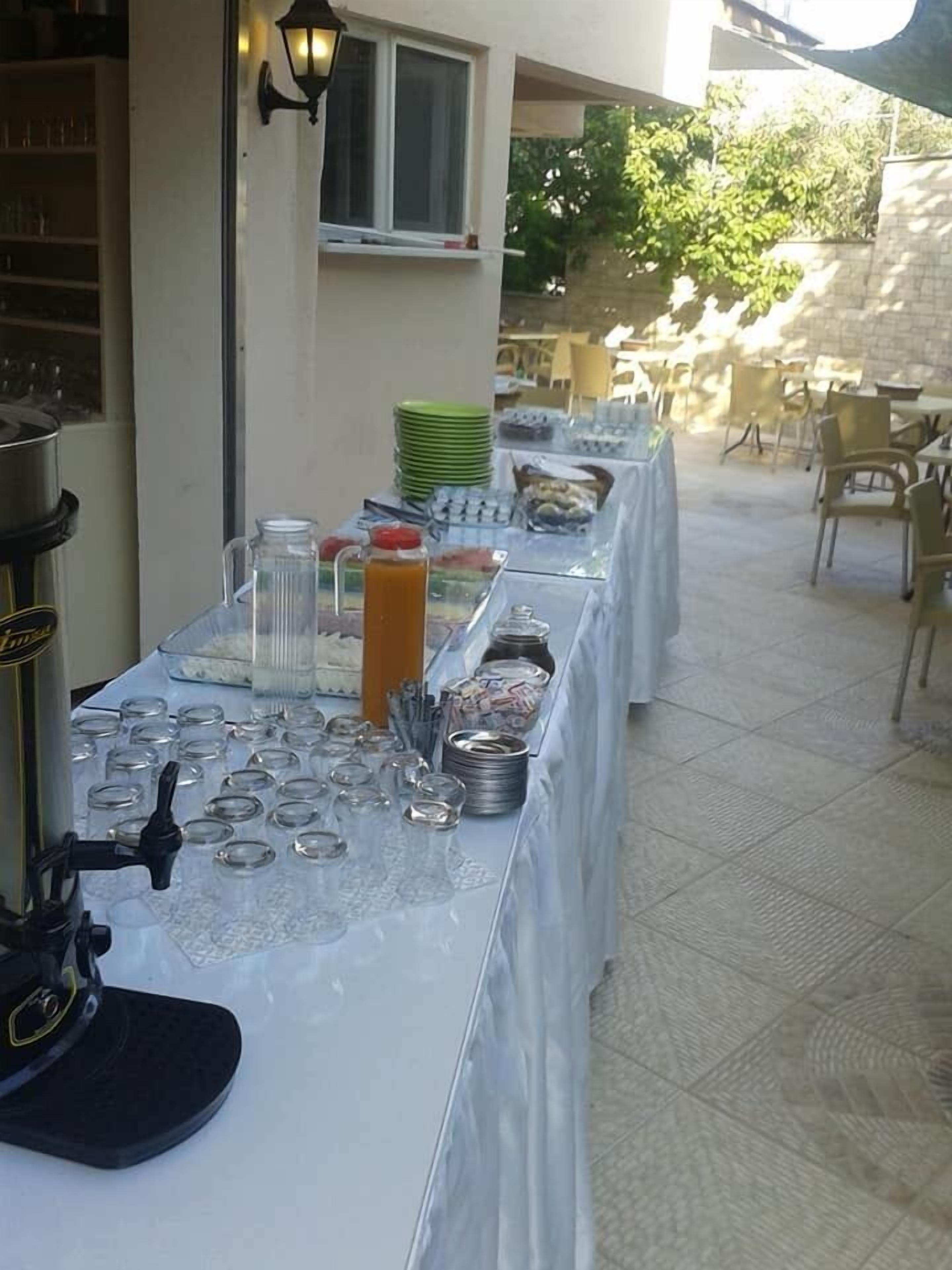 뷔페 아침 식사