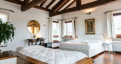 Prestigious Residence Brà with a turret overlooking Verona