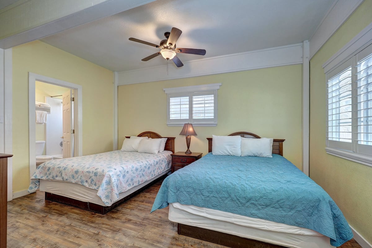 Kitchenette Suite | Individually furnished, iron/ironing board, free WiFi, bed sheets