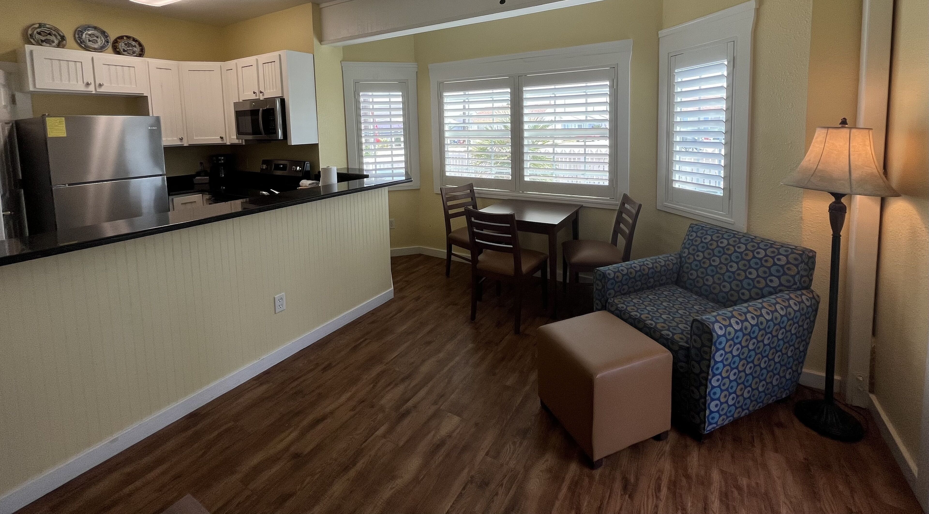 traditional suite, 1 queen bed with sofa bed | living area | 45-inch tv with cable channels