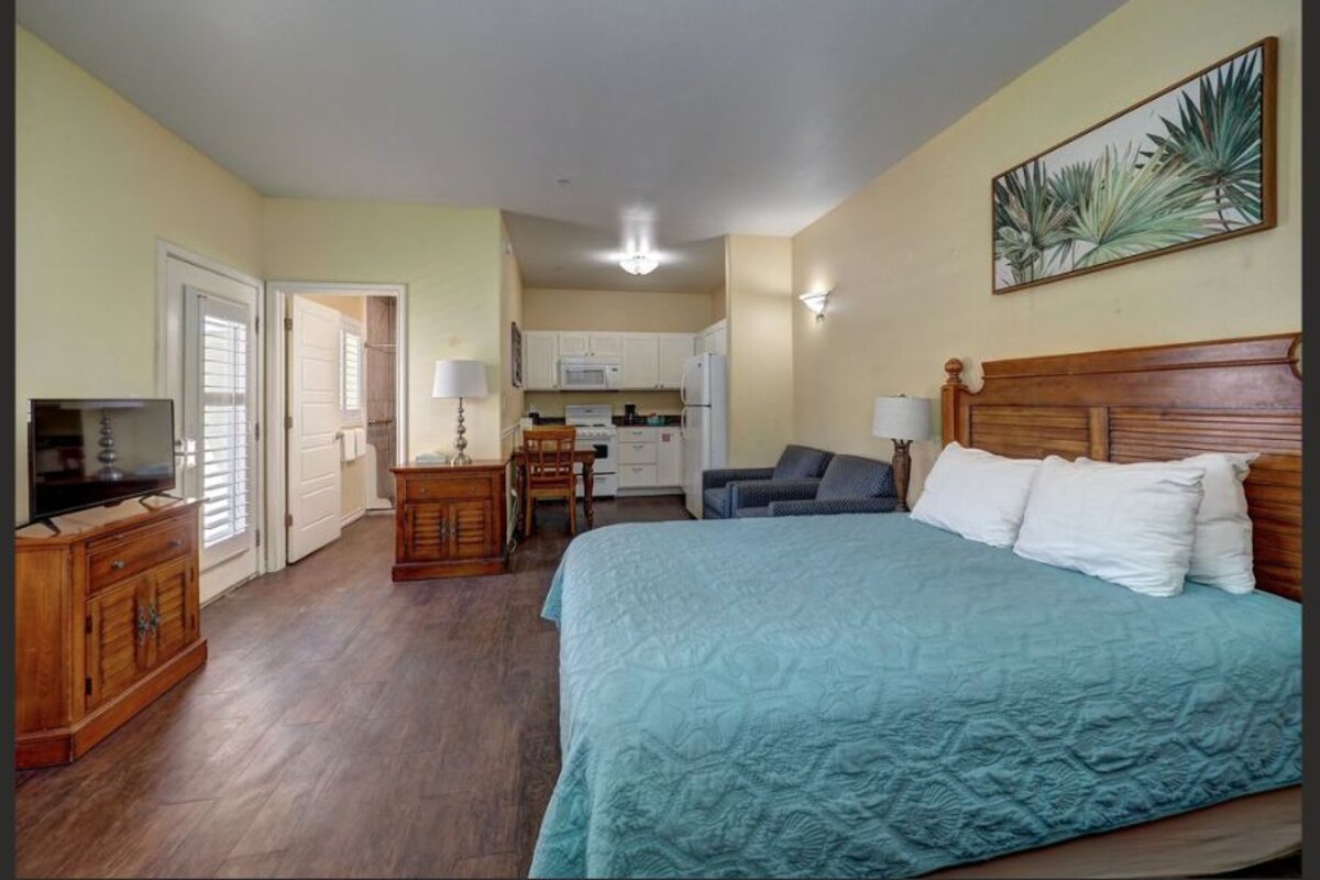 Efficiency | Iron/ironing board, WiFi (free), individually furnished, bed sheets