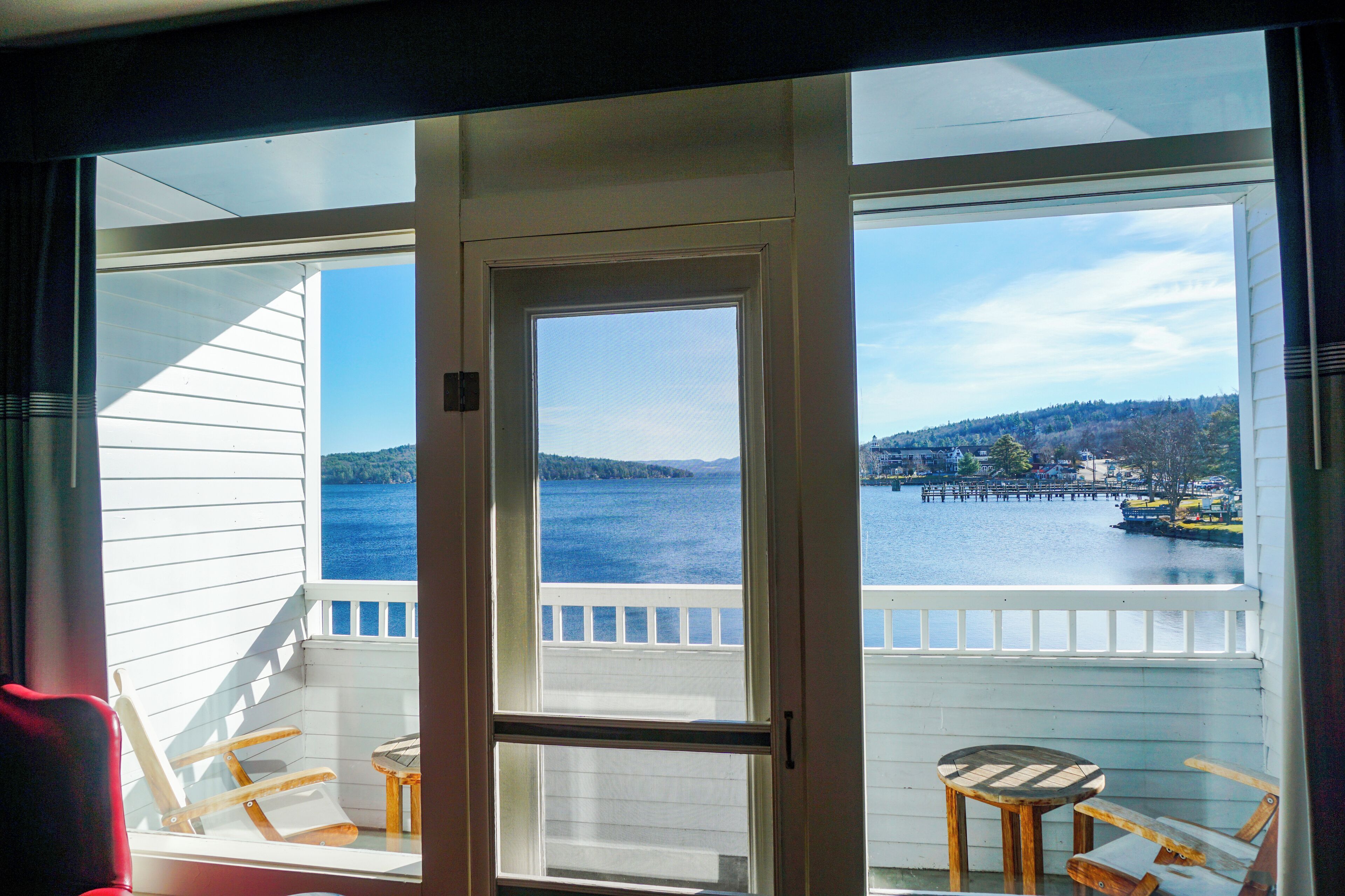 bay point deluxe queen with sofa bed | lake view