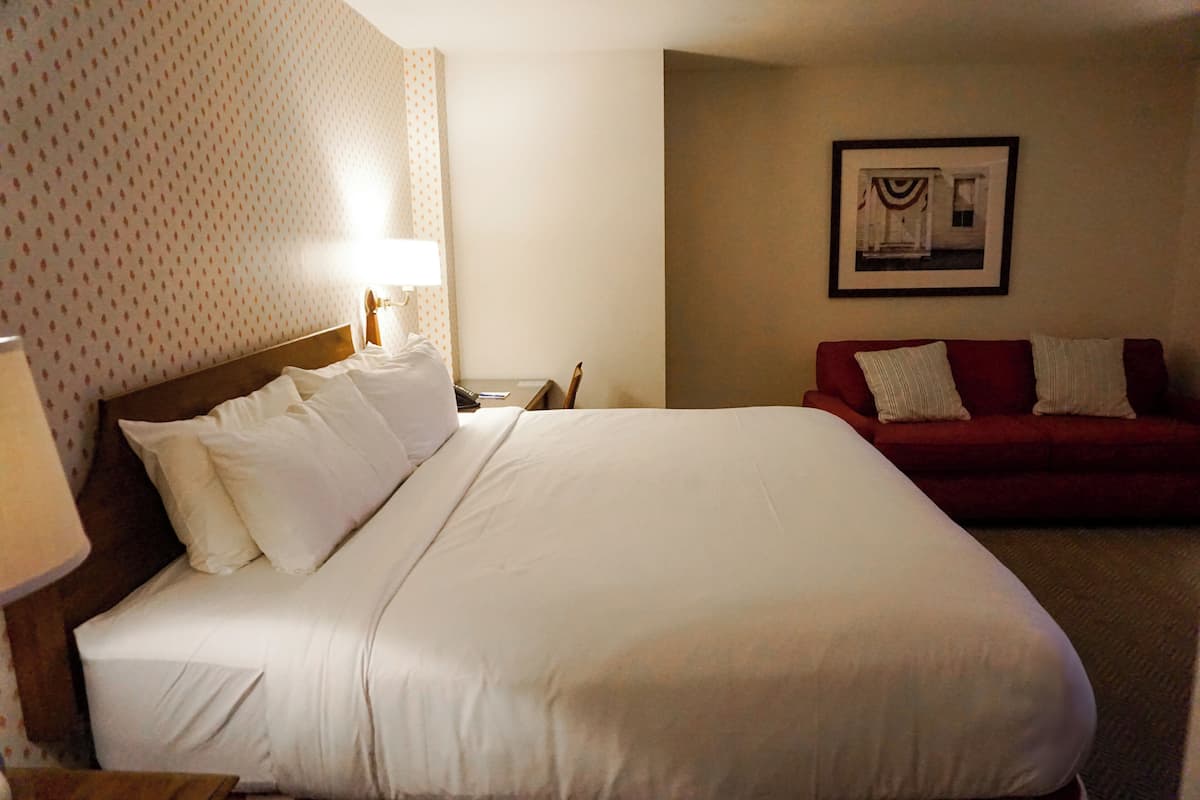 1 bedroom, individually decorated, individually furnished, soundproofing