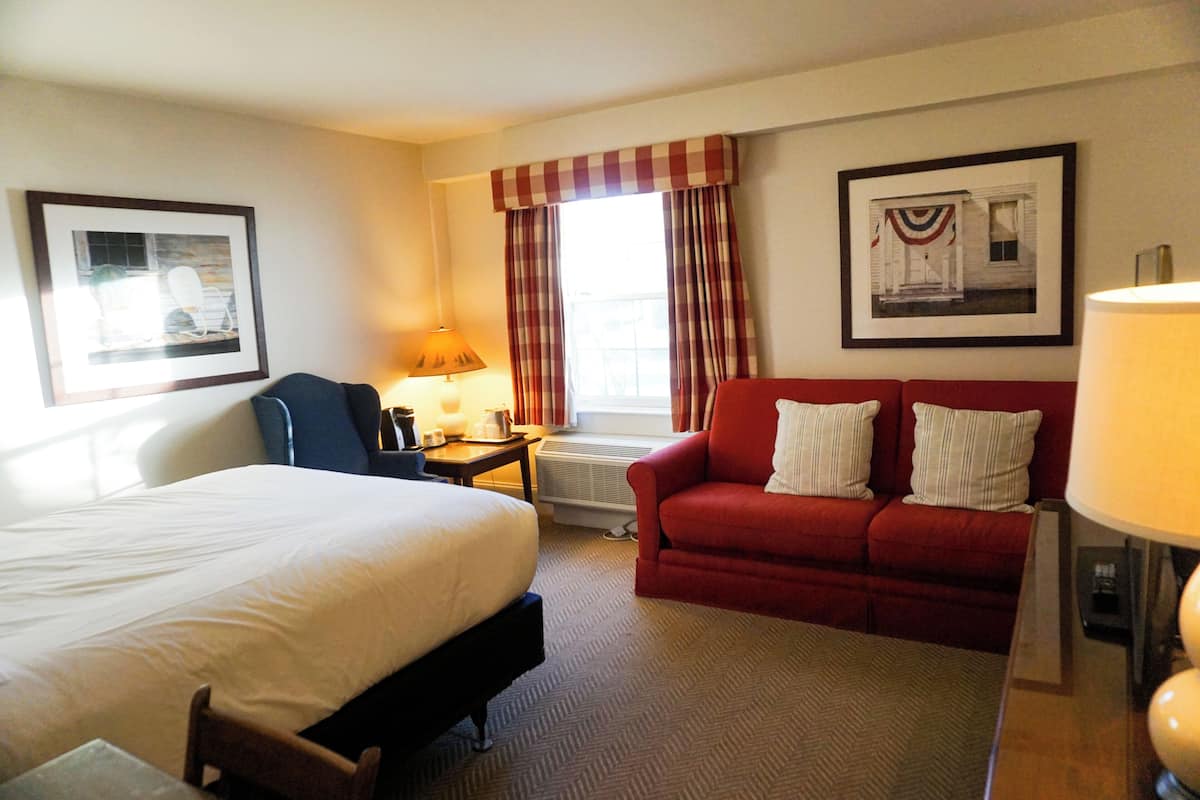 Palmer Inn Superior Queen | 1 bedroom, individually decorated, individually furnished, soundproofing