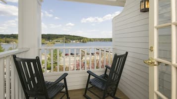 1 bedroom, individually decorated, individually furnished, soundproofing