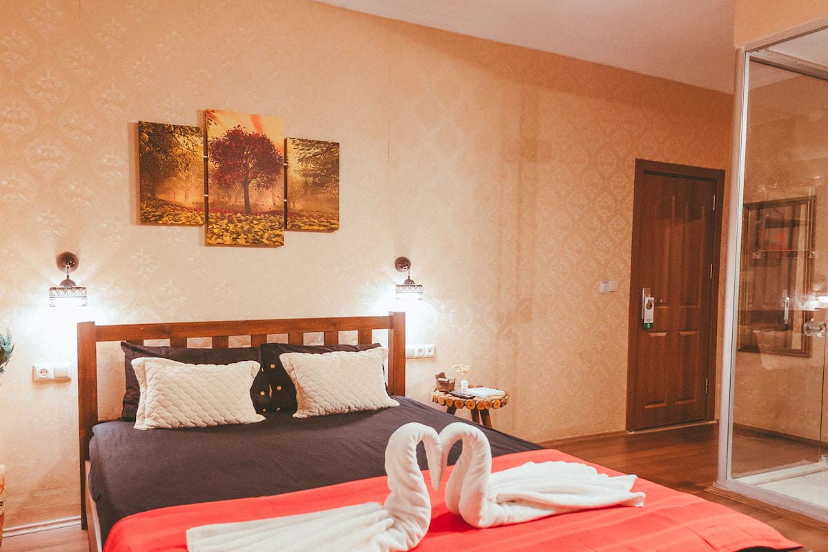 Deluxe Double Room, 1 Queen Bed, Non Smoking, Garden View