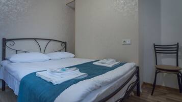 1 bedroom, iron/ironing board, free WiFi