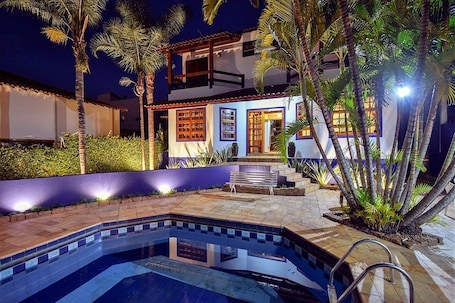 2 piscinas al aire libre