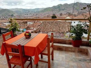 Chambre Confort, 1 grand lit | Terrasse/Patio