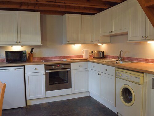 2 bedroom accommodation in Houghton, near Haverfordwest