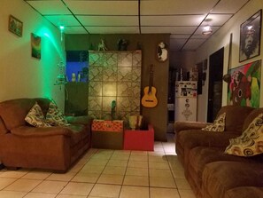 3 bares/lounges