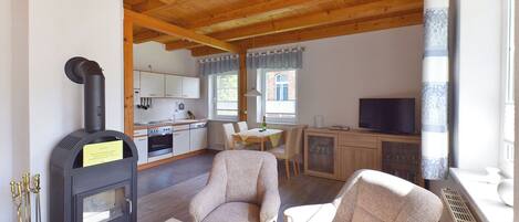 TV, fireplace, DVD player, stereo