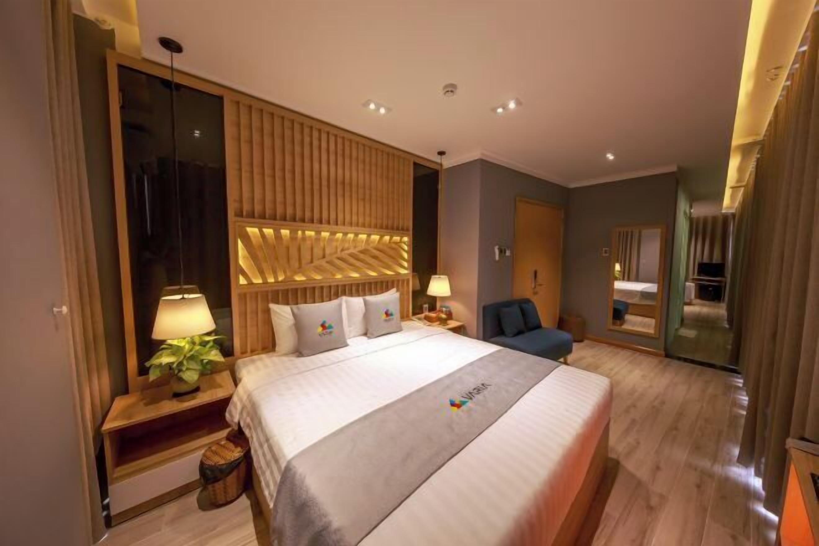 Minibar, in-room safe, desk, blackout curtains