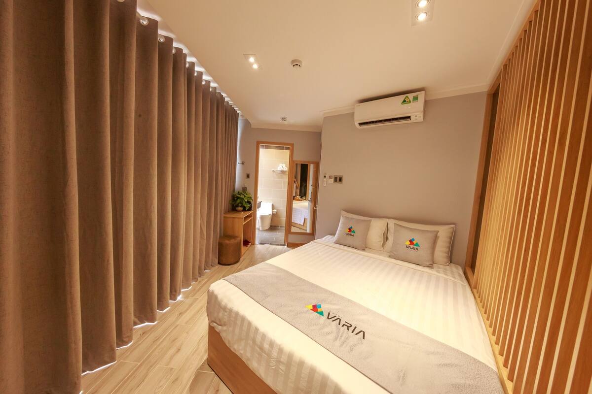 Superior Double Room, 1 Queen Bed | Minibar, in-room safe, desk, blackout curtains