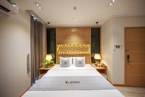 Minibar, in-room safe, desk, blackout curtains - Varia Hotel (Phu Quoc)