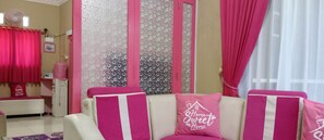 Lobby sitting area - Kanalan Homestay (Banyuwangi)