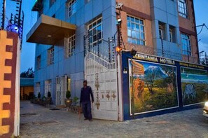Front of property - Kentania Hotel (Nakuru)
