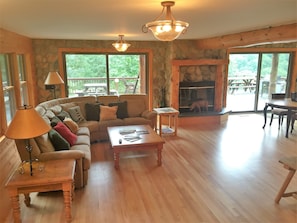 Living area - Your private log home overlooking the Delaware River  (Hankins)