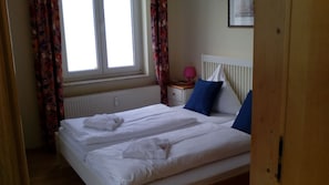 1 bedroom, WiFi, bed sheets