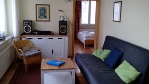 1 bedroom, WiFi, bed sheets - Quiet, yet centrally located apartment with lake view (Sassnitz)