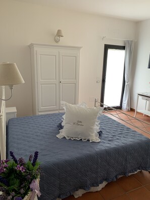 Habitación superior, vista a la alberca (Agatea) | 1 habitación y ropa de cama de alta calidad