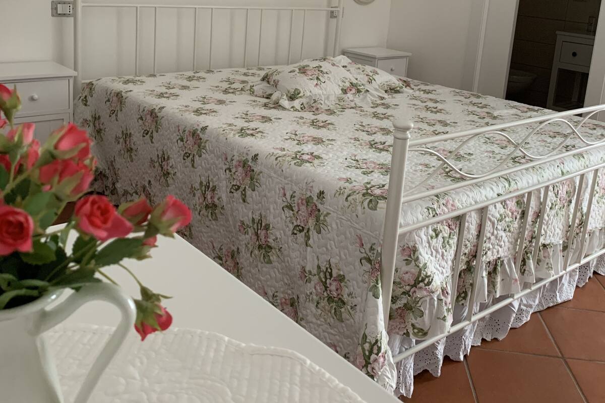 Habitación doble estándar, vista al patio (Magnolia) | 1 habitación y ropa de cama de alta calidad
