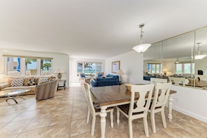 Dining - Unit #204 Sand Cay Beach Resort Gulf Front (Longboat Key)