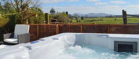 مغطس سبا خارجي