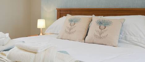 2 quartos, Wi-Fi de cortesia, roupa de cama