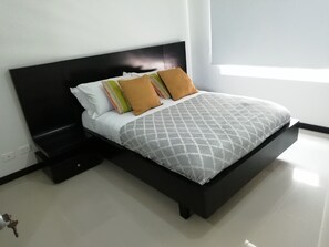 3 bedrooms, iron/ironing board, free WiFi, bed sheets - LUXURIOS APARTMETN NEAR CHIPICHAPE SHOPPING (12) (• Valle del Cauca, CO-VAC)