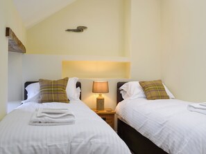 2 bedrooms, free WiFi, bed sheets - Tarn Rigg Cottage - UK1368 (Underskiddaw, near Keswick)