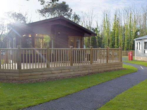 2 bedroom accommodation in Corton, near Lowestoft