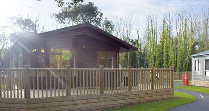 2 bedroom accommodation in Corton, near Lowestoft