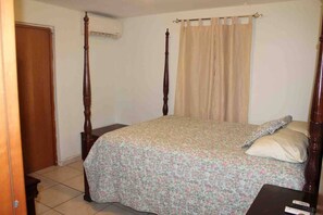 2 bedrooms, iron/ironing board, free WiFi, bed sheets - Solar Powered Home 10 minutes drive to the beach and SJU airport!  (Carolina)