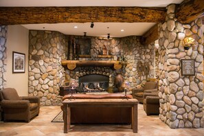 Interior - Spacious + Bright Suite | Ski-in Crested Butte (Crested Butte)
