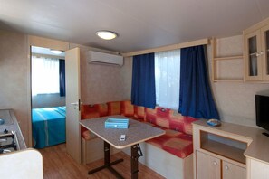 Casa móvil | Servicio de comidas en la habitación