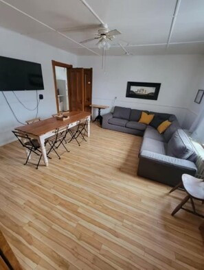 TV, DVD player, books - Family Wellness Space on 4 acres (Kensington)
