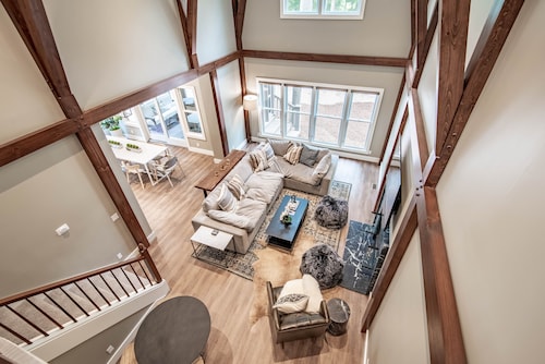 The Summit Estate | Private Hot Tub | Gated Community | 18 Guests