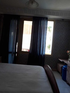 Blackout curtains, free WiFi, bed sheets - Hotel Hamilton - Kaly Center (Hammamet)