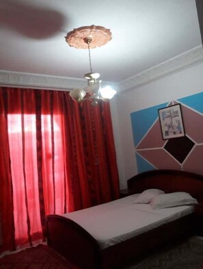 Blackout curtains, free WiFi, bed sheets - Hotel Hamilton - Kaly Center (Hammamet)