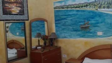 Chambre Simple, vue ville | Rideaux occultants, Wi-Fi gratuit, draps fournis
