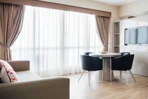 1 bedroom, in-room safe, free WiFi