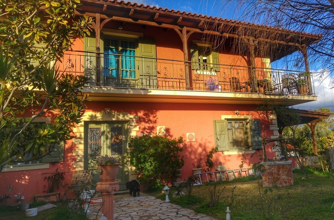 Kefalonia villas. Charming traditional Greek house with 3 bedrooms and sea view
