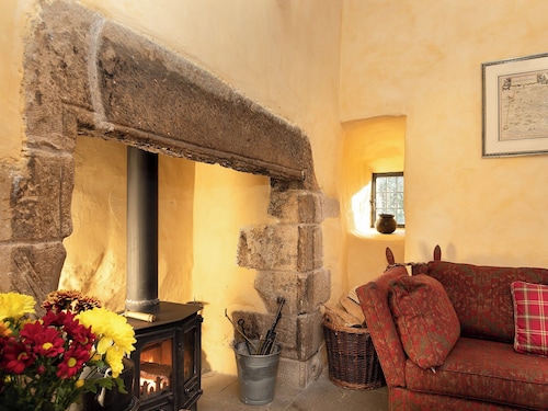 Braidwood Castle - UK10672