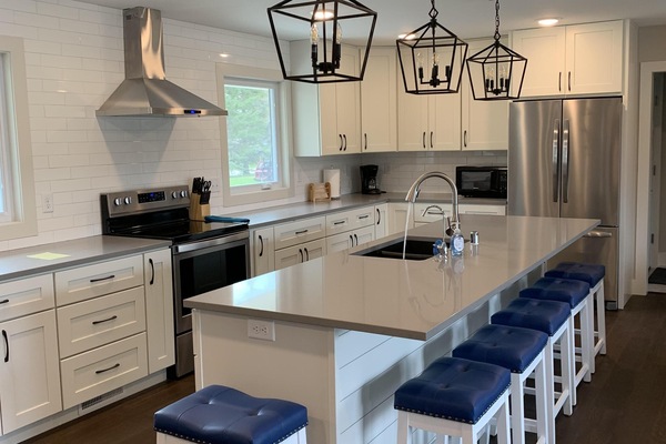 Be at home with a fully equipped kitchen & space to connect.