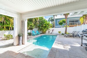 Outdoor pool, a heated pool