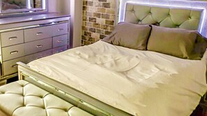 5 bedrooms, in-room safe, iron/ironing board, WiFi
