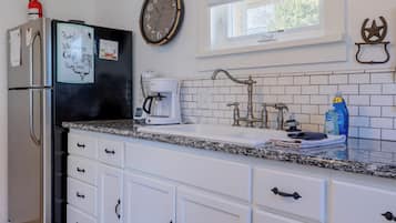 Frigorífic, microones, forn i placa de cuina