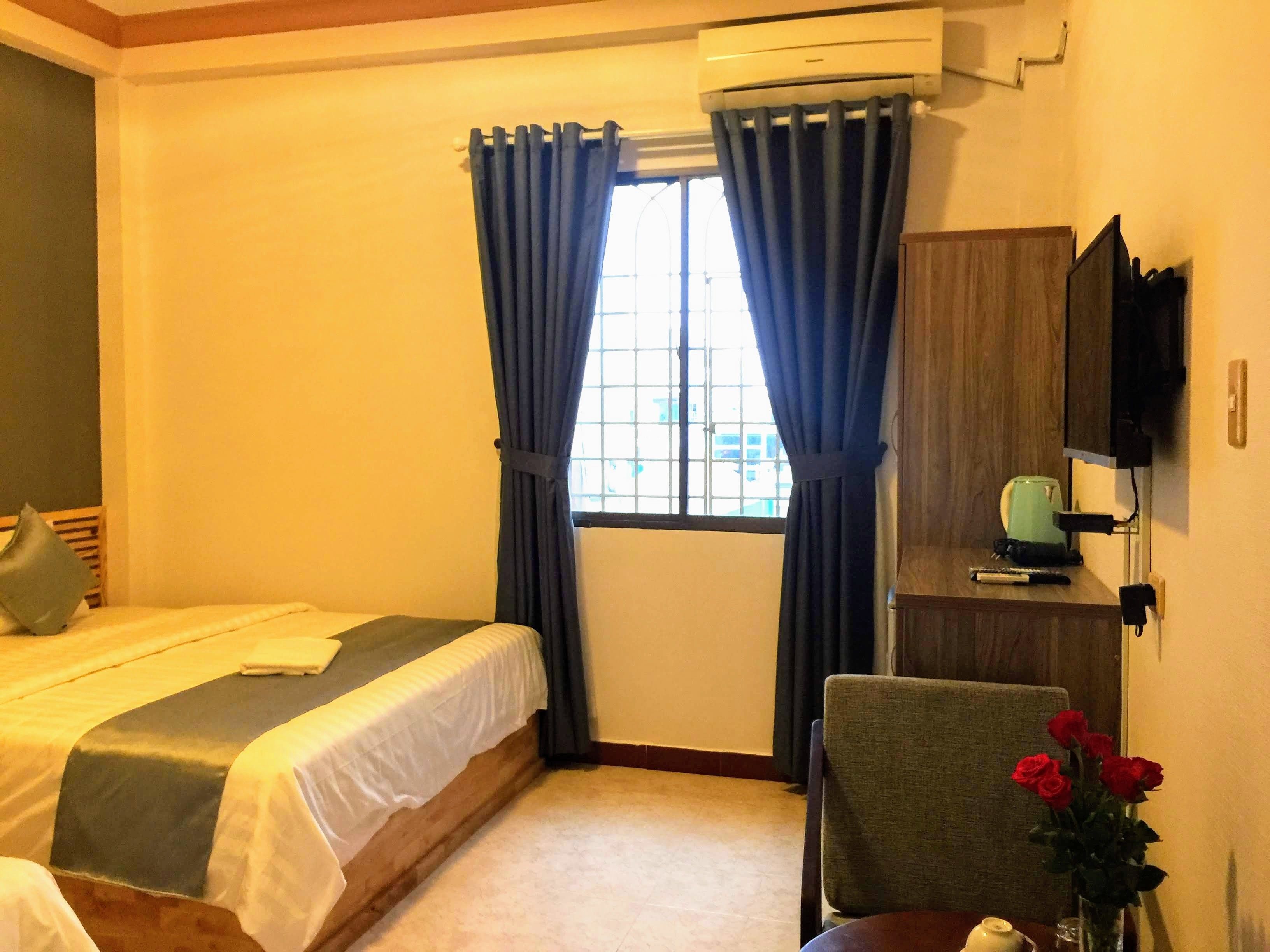 family room | hypo-allergenic bedding, down duvets, minibar, individually decorated