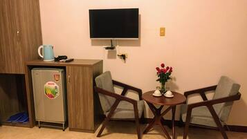 Family Room | Room amenity